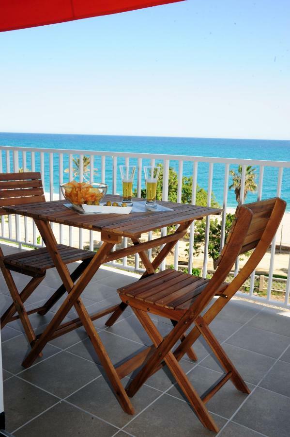 Apartamento Frente Al Mar Canet De Mar Kültér fotó