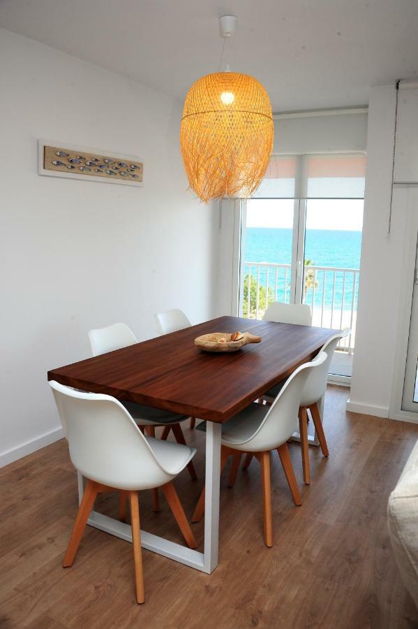 Apartamento Frente Al Mar Canet De Mar Kültér fotó