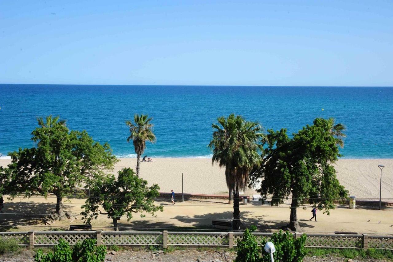Apartamento Frente Al Mar Canet De Mar Kültér fotó